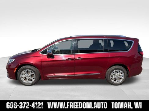 Used 2021 Chrysler Pacifica Limited w/ Premium & Safety Sphere Group AWD/4WD image 2