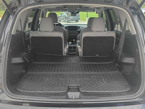 Used 2019 Honda Pilot Touring image 17