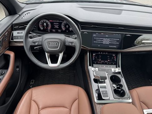 Certified 2025 Audi Q7 2.0T Premium image 12