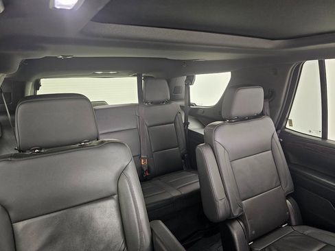 Used 2022 Chevrolet Tahoe LT w/ LT Signature Package image 33