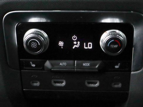 Used 2021 GMC Yukon Denali w/ LPO, Illumination Package image 46