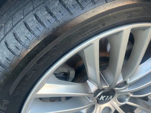 Used 2018 Kia Stinger RWD image 48