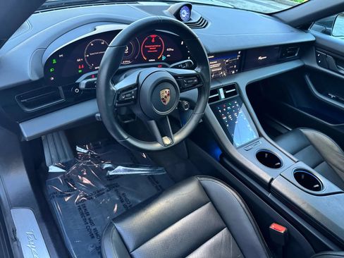 Used 2022 Porsche Taycan 4S image 21