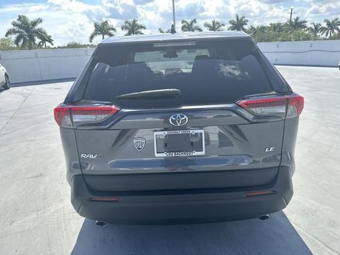 Used 2022 Toyota RAV4 LE image 15