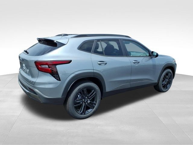 New 2026 Chevrolet Trax ACTIV w/ Sunroof Package FWD image 3