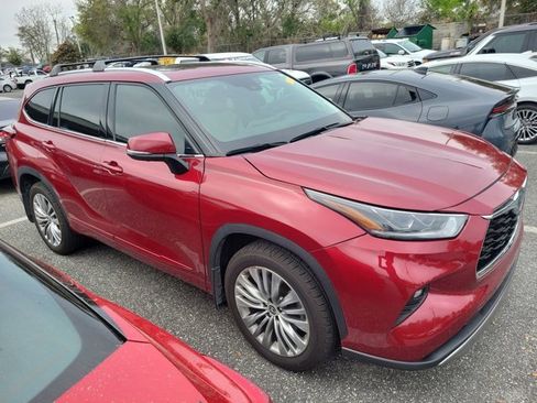 Used 2022 Toyota Highlander Platinum image 3