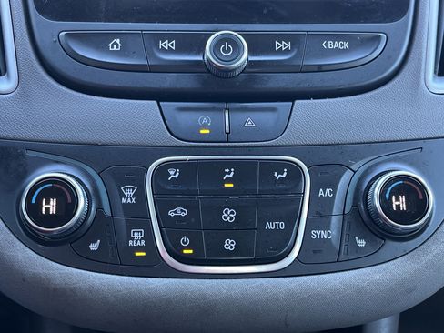 Used 2024 Chevrolet Malibu LT image 6