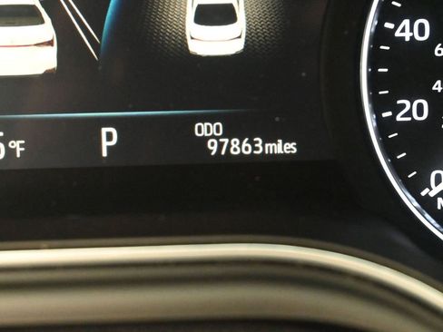 Used 2019 Toyota Avalon XSE image 18