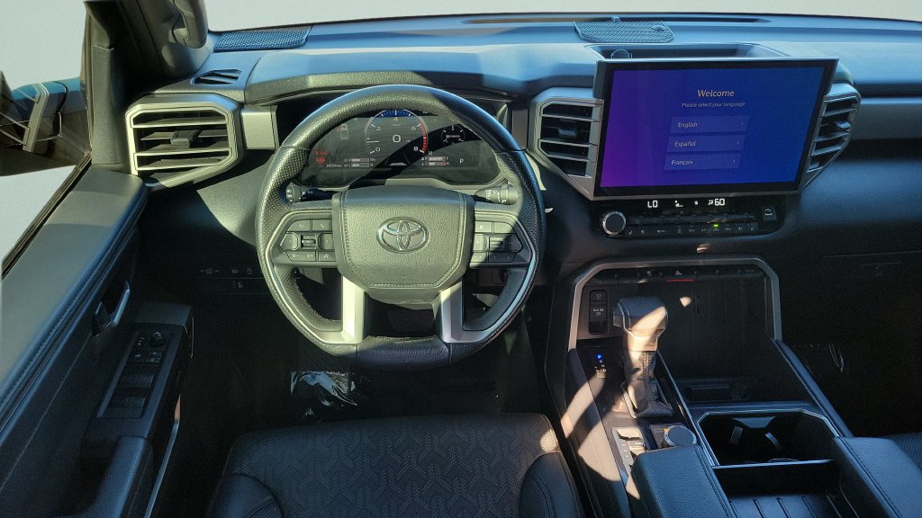 Used 2025 Toyota Tundra Limited AWD/4WD image 12