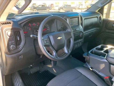 Used 2024 Chevrolet Silverado 2500 Custom w/ Custom Value Package image 17