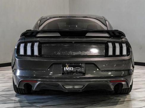 Used 2017 Ford Mustang Coupe RWD image 11