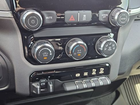 New 2026 RAM 3500 Big Horn AWD/4WD image 22