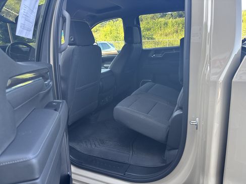 Used 2022 Chevrolet Silverado 1500 LT Trail Boss AWD/4WD image 10