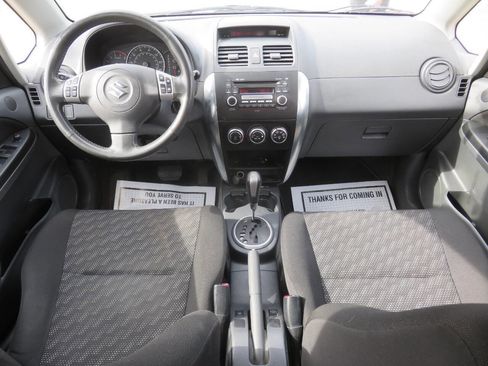 Used 2008 Suzuki SX4 AWD Hatchback w/ Touring Pkg image 12