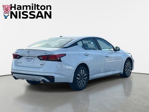 Used 2023 Nissan Altima 2.5 SV w/ SV Premium Package image 2