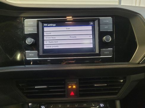 Used 2023 Volkswagen Jetta SE image 25