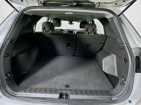 Used 2020 Chevrolet Equinox LS w/ LPO, Floor Liner Package FWD image 27