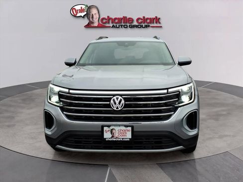Used 2025 Volkswagen Atlas SE image 8