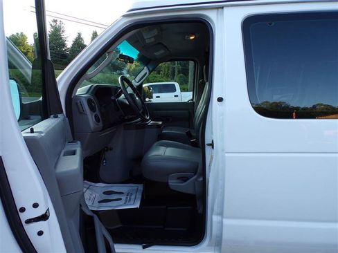 Used 2014 Ford E-250 and Econoline 250 Extended w/ Power Group image 14