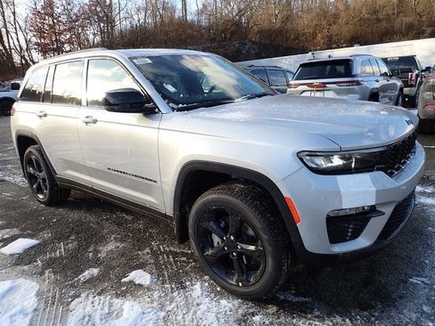New 2025 Jeep Grand Cherokee Limited w/ Black Appearance Package AWD/4WD image 9