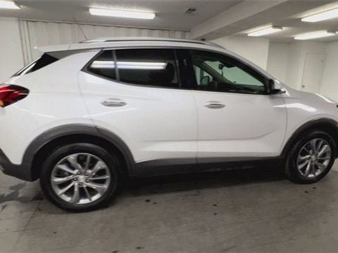 Used 2022 Buick Encore GX Essence w/ Experience Buick Package image 9