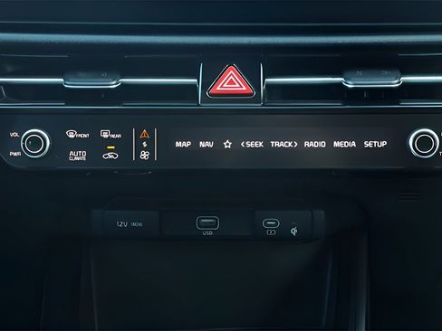 Used 2024 Kia Niro Wind image 32