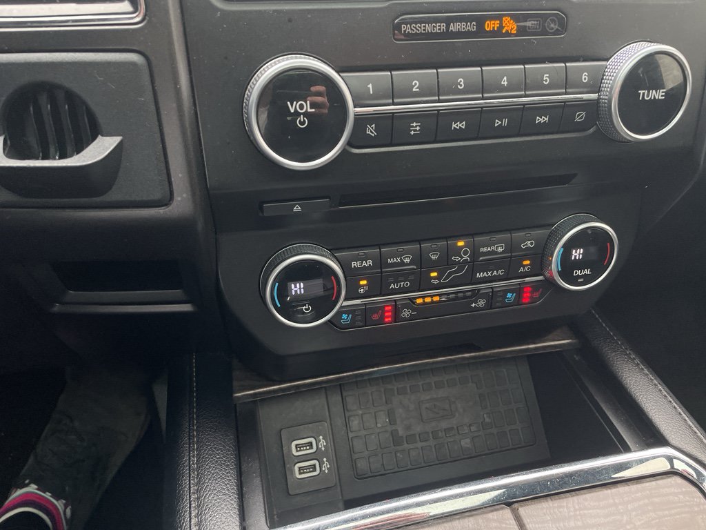 Used 2018 Ford Expedition Max Limited RWD image 13