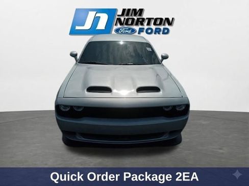 Used 2023 Dodge Challenger SXT image 3