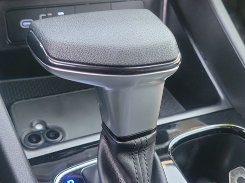 Certified 2025 Hyundai Santa Cruz SEL FWD image 16