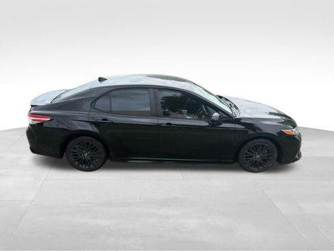 Used 2020 Toyota Camry SE FWD image 2