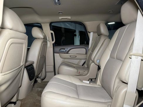 Used 2011 Chevrolet Tahoe LT w/ Luxury Package RWD image 10