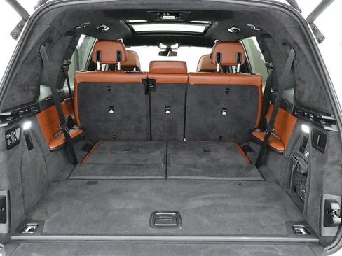 Used 2021 BMW X7 M50i w/ Dynamic Handling Package AWD/4WD image 33