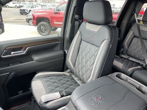 New 2026 Chevrolet Silverado 3500 High Country w/ High Country Premium Package AWD/4WD image 24