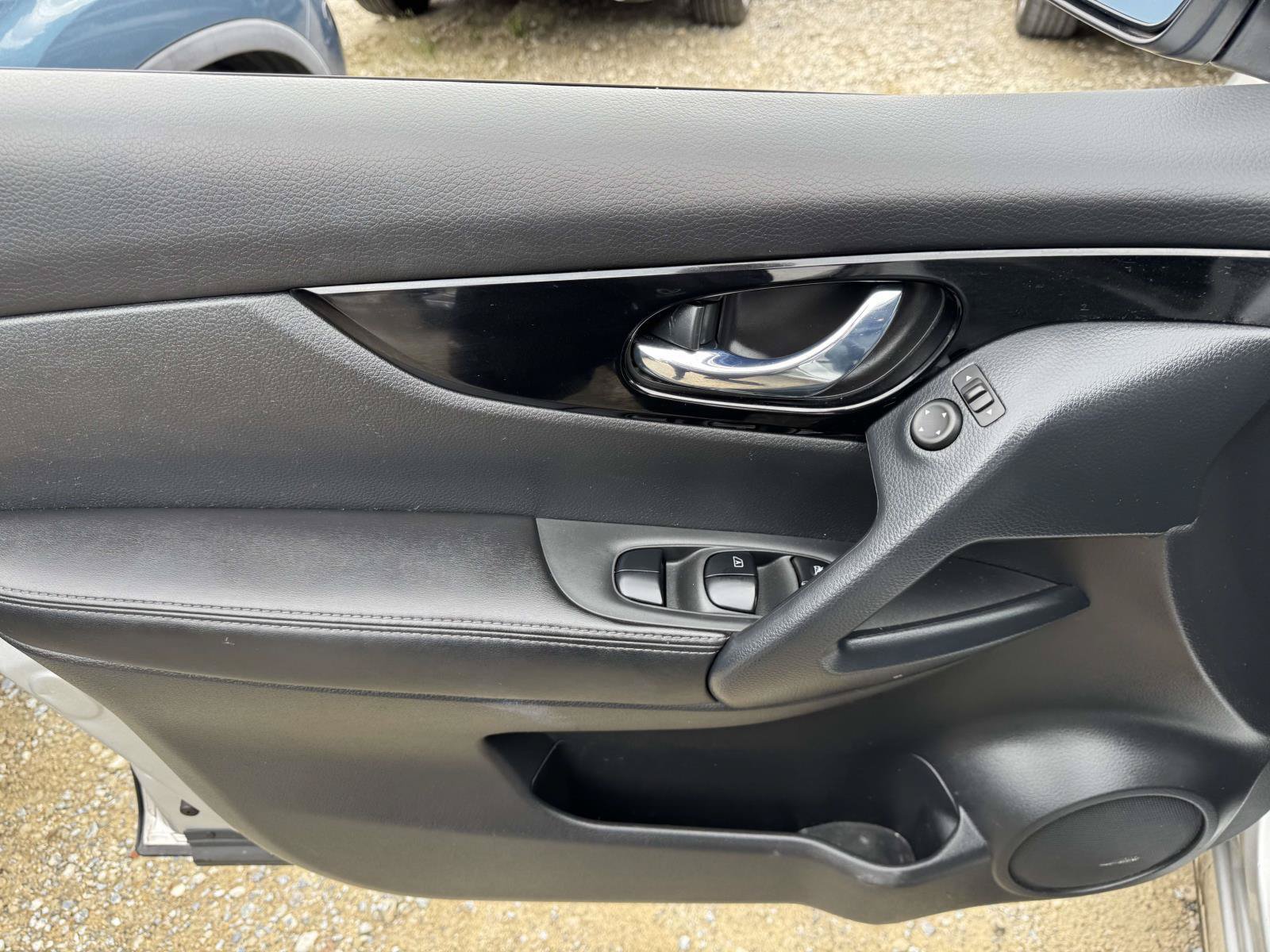 Used 2022 Nissan Rogue Sport SL AWD/4WD image 14