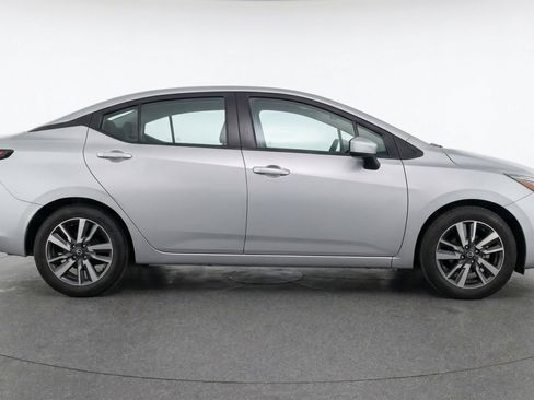 Used 2025 Nissan Versa SV image 11