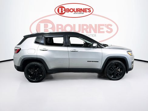 Used 2021 Jeep Compass Latitude w/ Sun and Sound Group AWD/4WD image 10