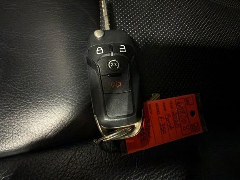 Used 2020 Ford F350 Lariat w/ Chrome Package image 26