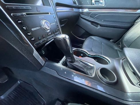 Used 2017 Ford Explorer Limited w/ Class II Trailer Tow Package image 18