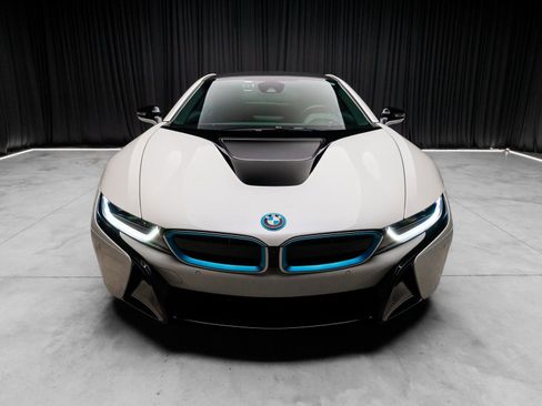 Used 2015 BMW i8 image 9