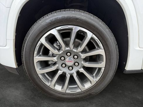 Used 2022 GMC Acadia Denali w/ Denali Ultimate Package AWD/4WD image 4