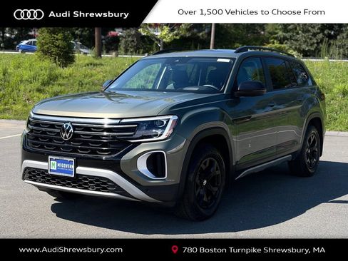 Used 2024 Volkswagen Atlas Peak Edition SEL AWD/4WD image 1
