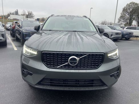 New 2026 Volvo XC40 B4 Plus w/ Climate Package image 2