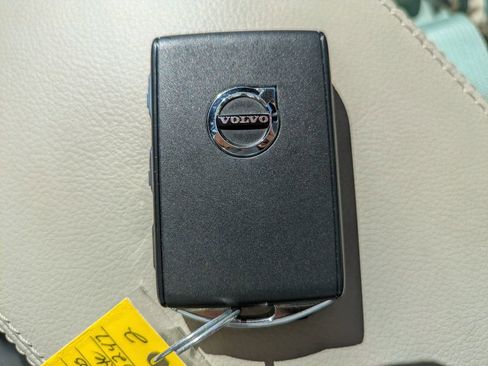 Certified 2023 Volvo XC40 B5 Plus w/ Driver Assist Package image 28