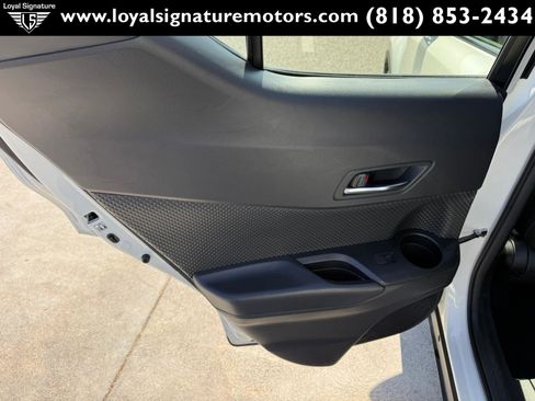 Used 2020 Toyota C-HR LE FWD image 13