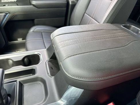 Used 2024 Chevrolet Silverado 1500 High Country AWD/4WD image 21