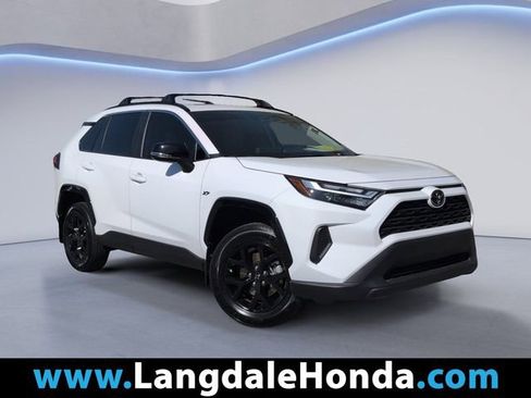 Used 2025 Toyota RAV4 XLE w/ Convenience Package image 1