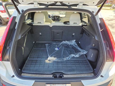 Certified 2023 Volvo XC40 B5 Plus w/ Driver Assist Package AWD/4WD image 27