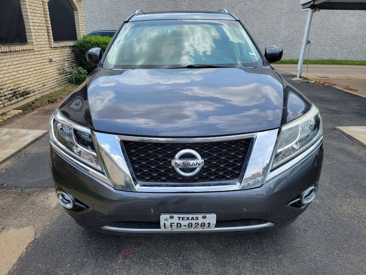 Used 2014 Nissan Pathfinder SL w/ SL Premium Package FWD image 3