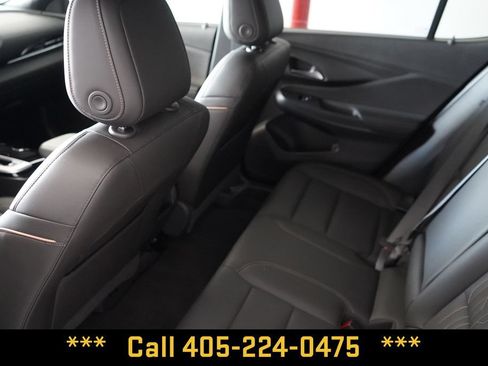 Used 2025 Buick Envista Avenir FWD image 30