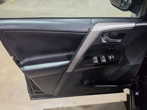 Used 2016 Toyota RAV4 Limited AWD/4WD image 23